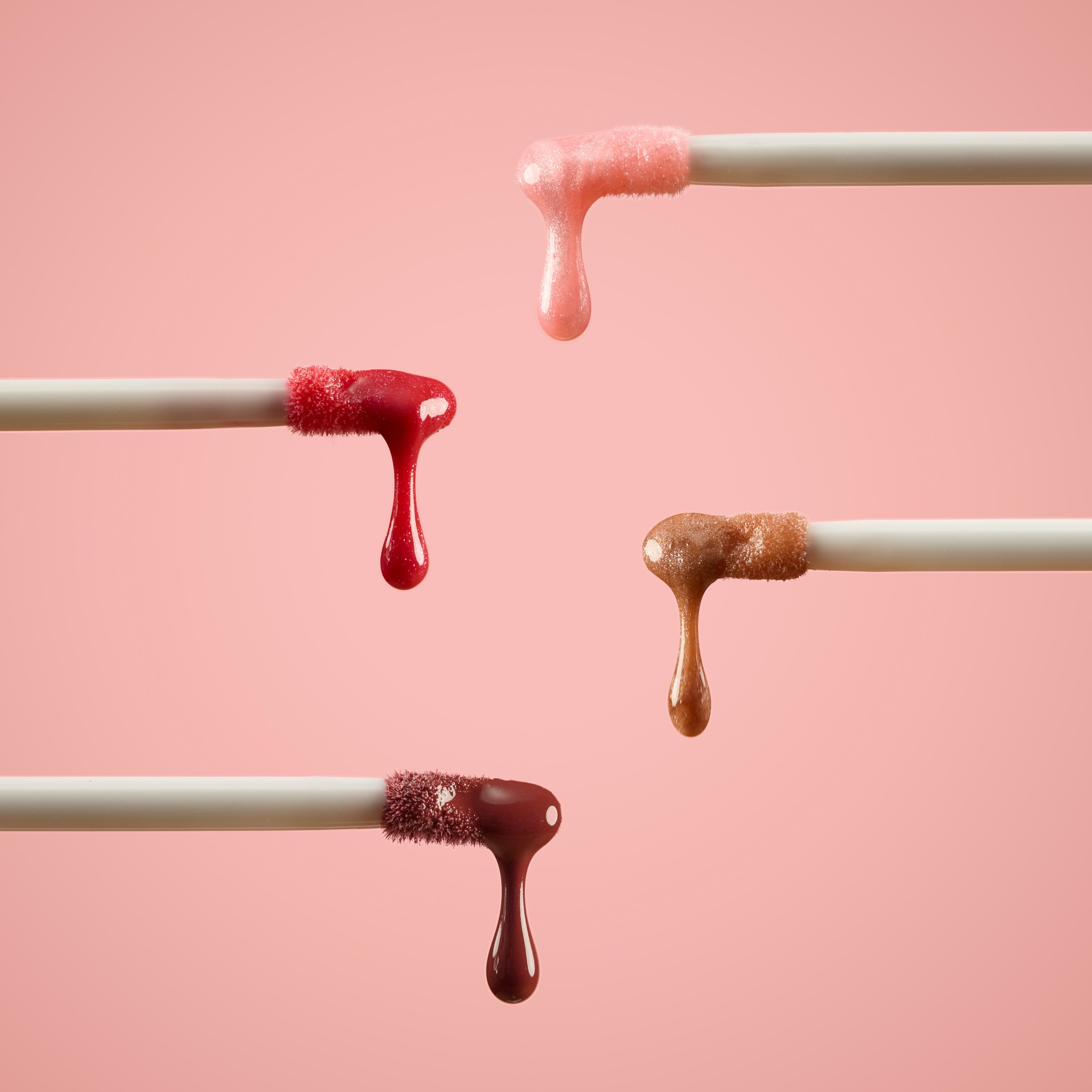 Applica il lucidalabbra direttamente sulle labbra