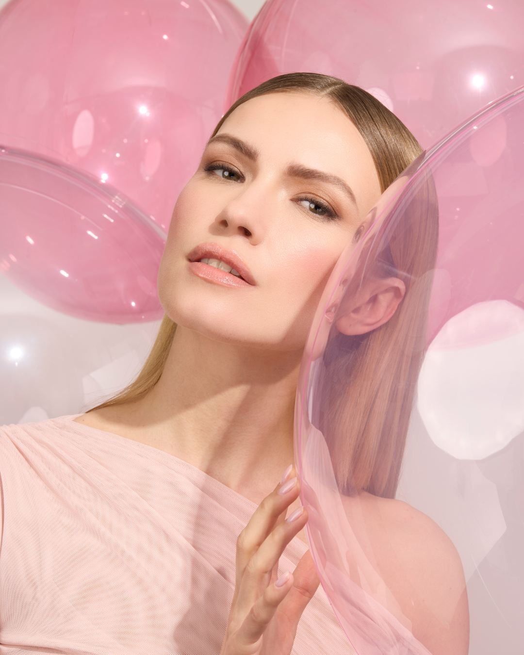 The Gloss No Transfer Shake Lipgloss — immagine 1